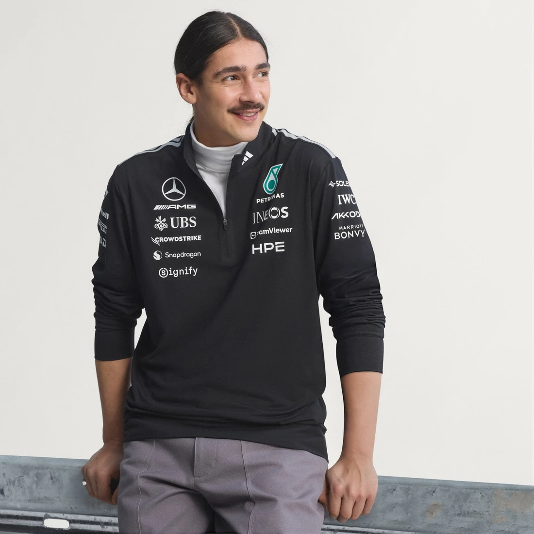 아디다스 x 메르세데스 AMG 페트로나스 F1 팀 엔지니어 쿼터 집 스웨트셔츠 블랙 - KR 사이즈 (논 마킹 버전) KT3872