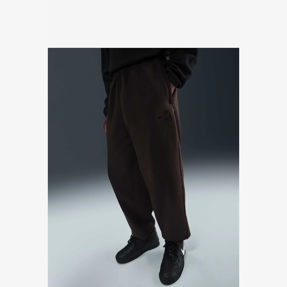 나이키 x 스투시 스톤 워시드 플리스 팬츠 다크 신더 (FN5235-261) FN5235-261