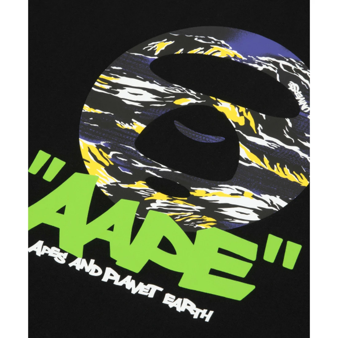 에이프 AAPEUNVS 문페이스 그래픽 티셔츠 블랙 AAPTEM1888XXQBKX