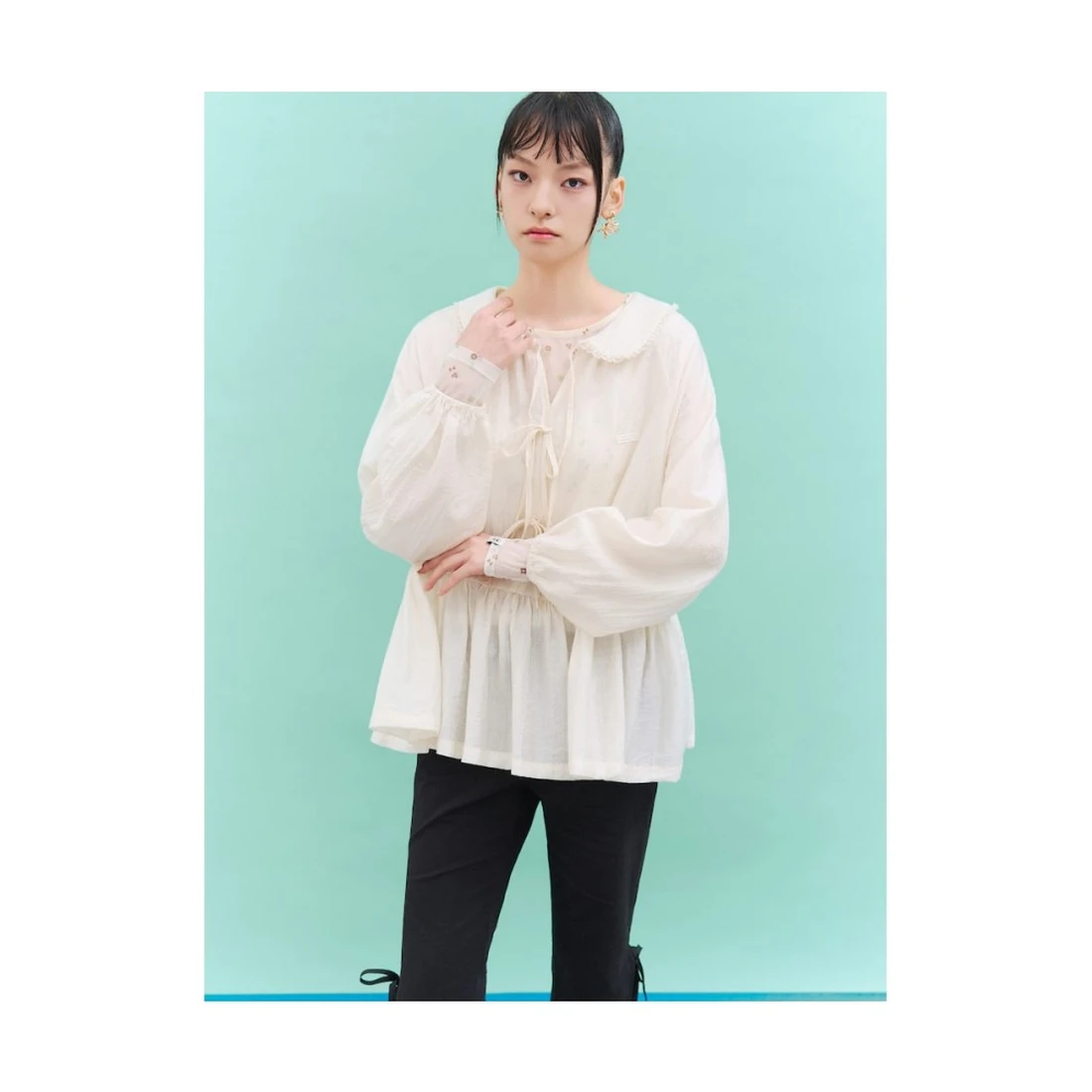 민주킴 셔링 리본 블라우스 아이보리 356864SX10