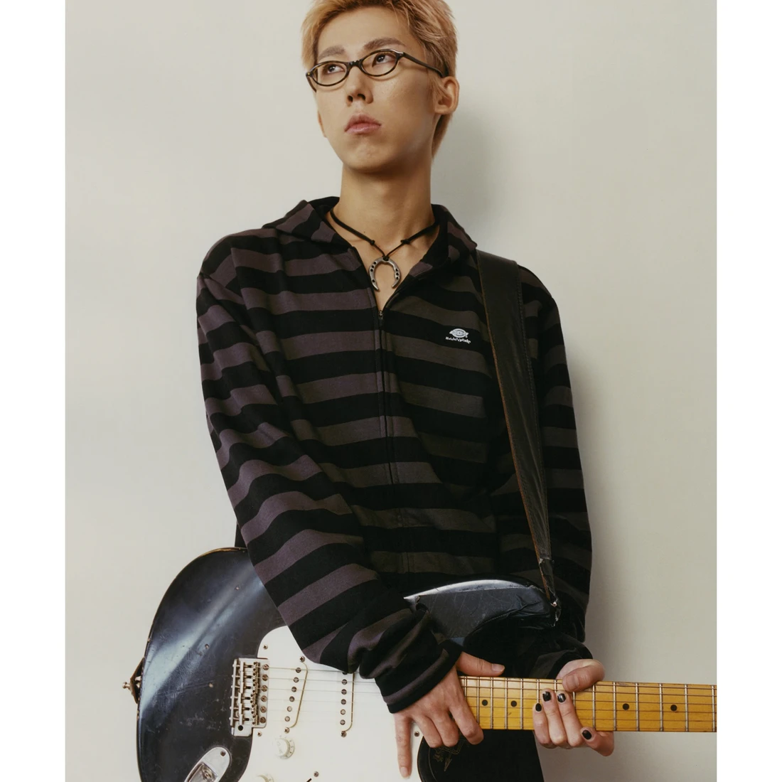 해칭룸 x 디키즈 집 후디 스트라이프 퍼플 차콜/블랙 HCRDKJK04CHB