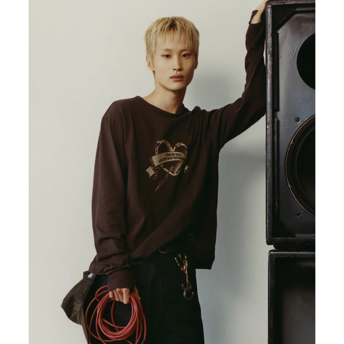 해칭룸 x 디키즈 호스슈 하트 티 다크 브라운 HCRDKTS05DBR