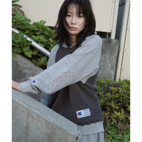 오헤시오 x 챔피온 와플 레글런 컬러 블록 스웨트셔츠 차콜