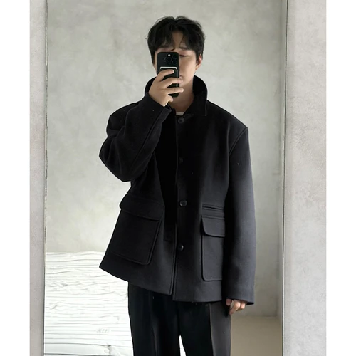 오정규 x 커스텀어클락 울 세미 오버핏 하프 코트 차콜