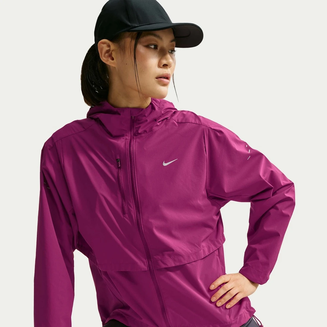 나이키 스위프트 스톰 핏 러닝 재킷 W 트루 베리 IH8142-630
