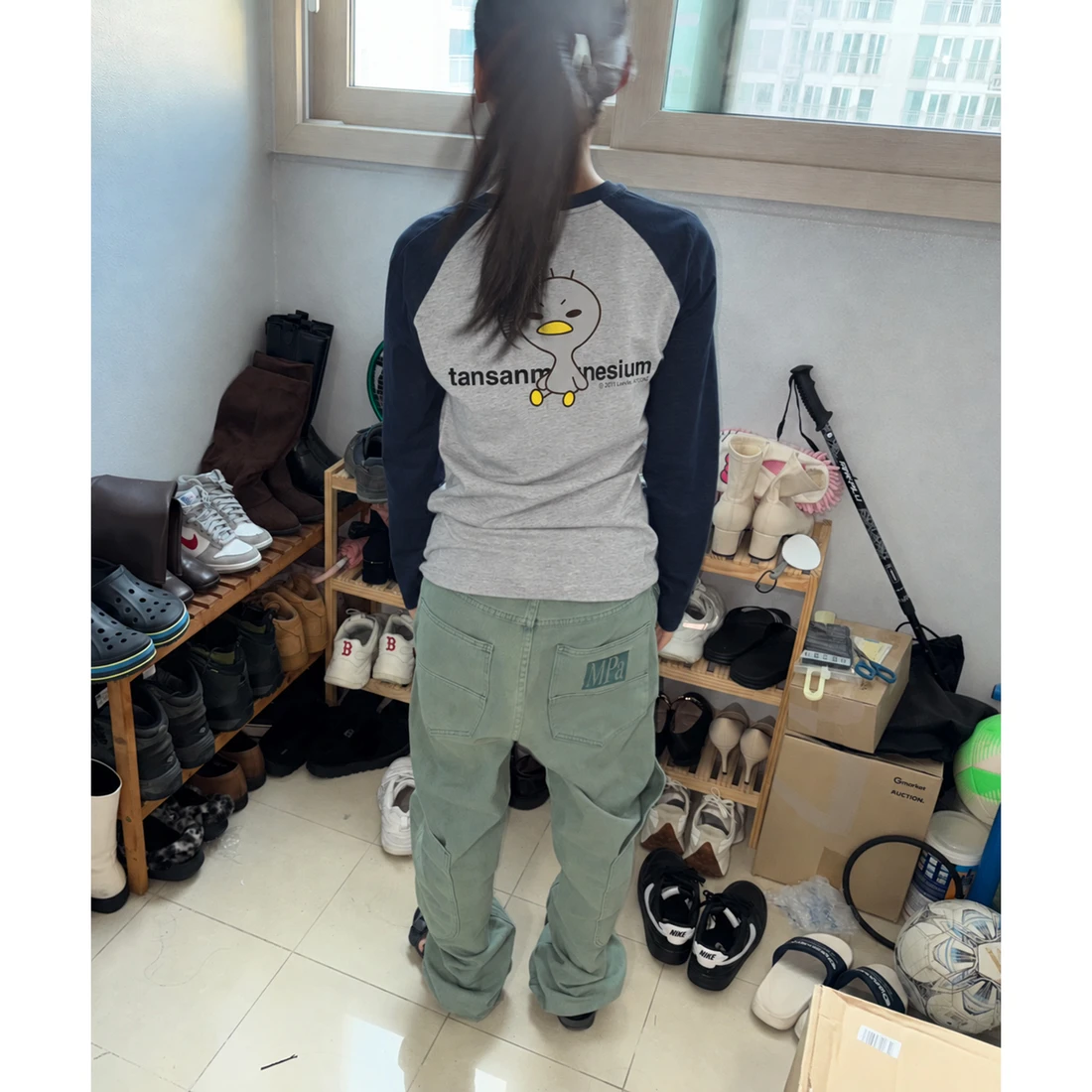 안녕자두야X탄산 앉은 꼬꼬 롱슬리브 (그레이/네이비) T26FCLS32