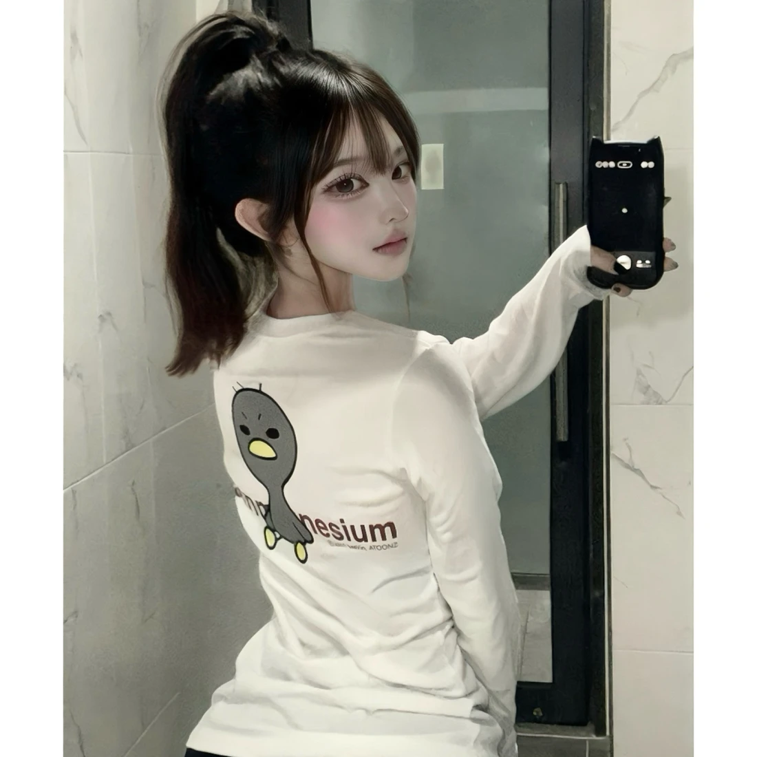 안녕자두야X탄산 앉은 꼬꼬 롱슬리브 (화이트) T26FCLS13