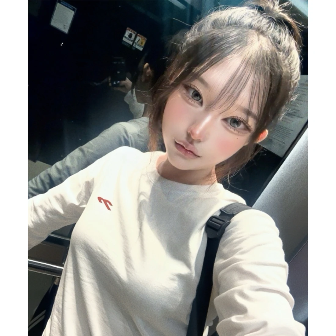 안녕자두야X탄산 앉은 꼬꼬 롱슬리브 (화이트) T26FCLS13 이미지 2