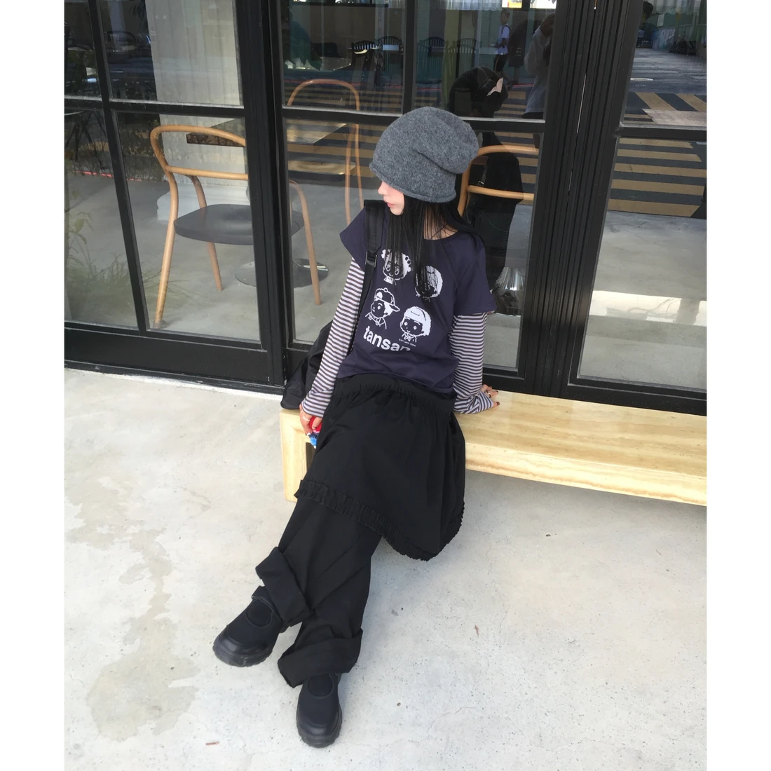 안녕자두야X탄산 프렌즈 픽셀 레이어드 롱슬리브 (네이비) T26FCLS03