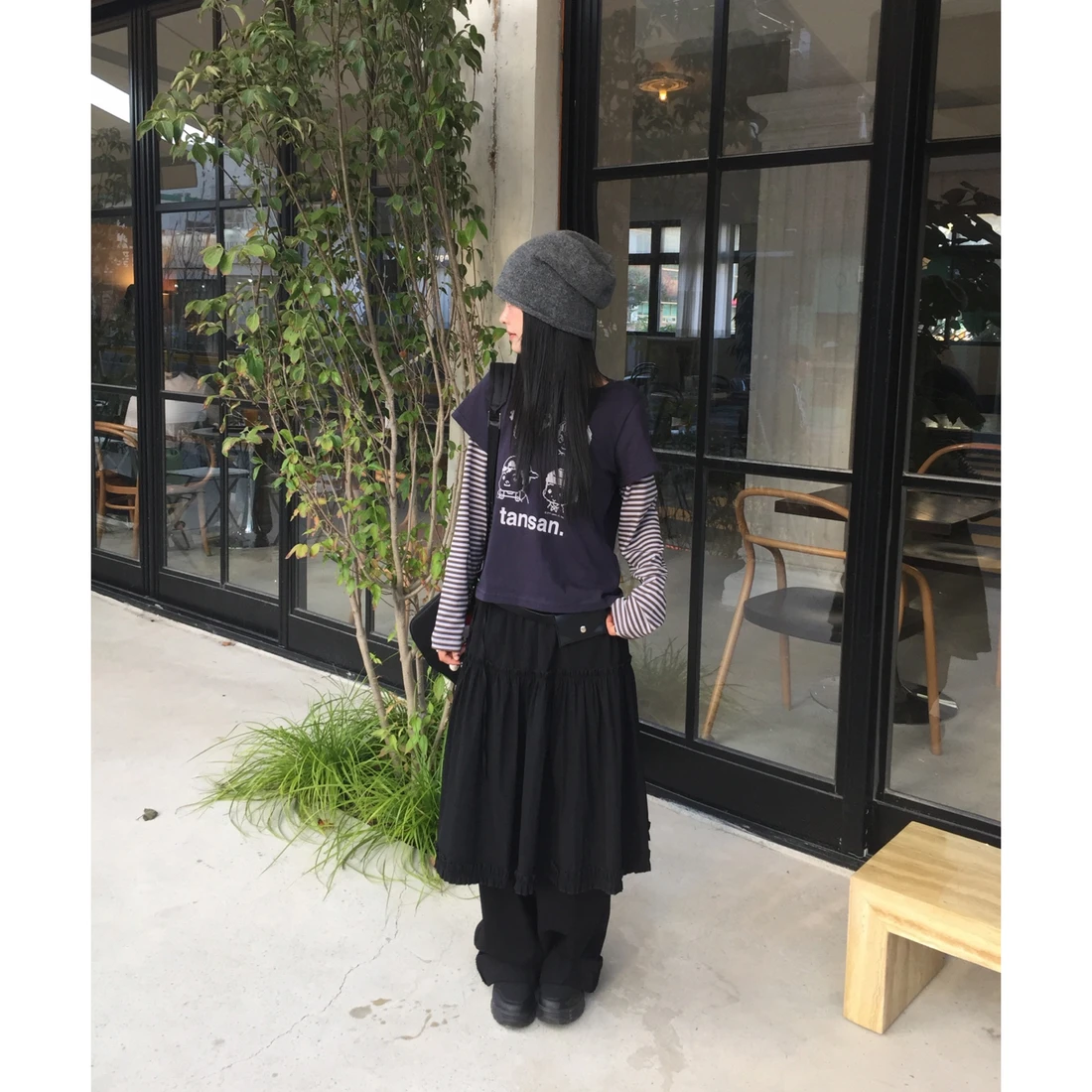 안녕자두야X탄산 프렌즈 픽셀 레이어드 롱슬리브 (네이비) T26FCLS03 이미지 2