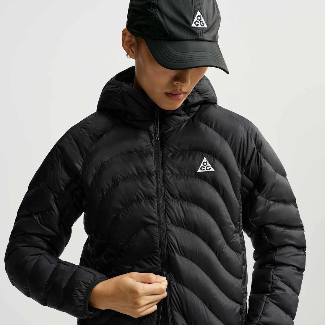 나이키 ACG 라바 플로우 써마 핏 ADV 후드 재킷 W 블랙 서밋 화이트 IR2243-010