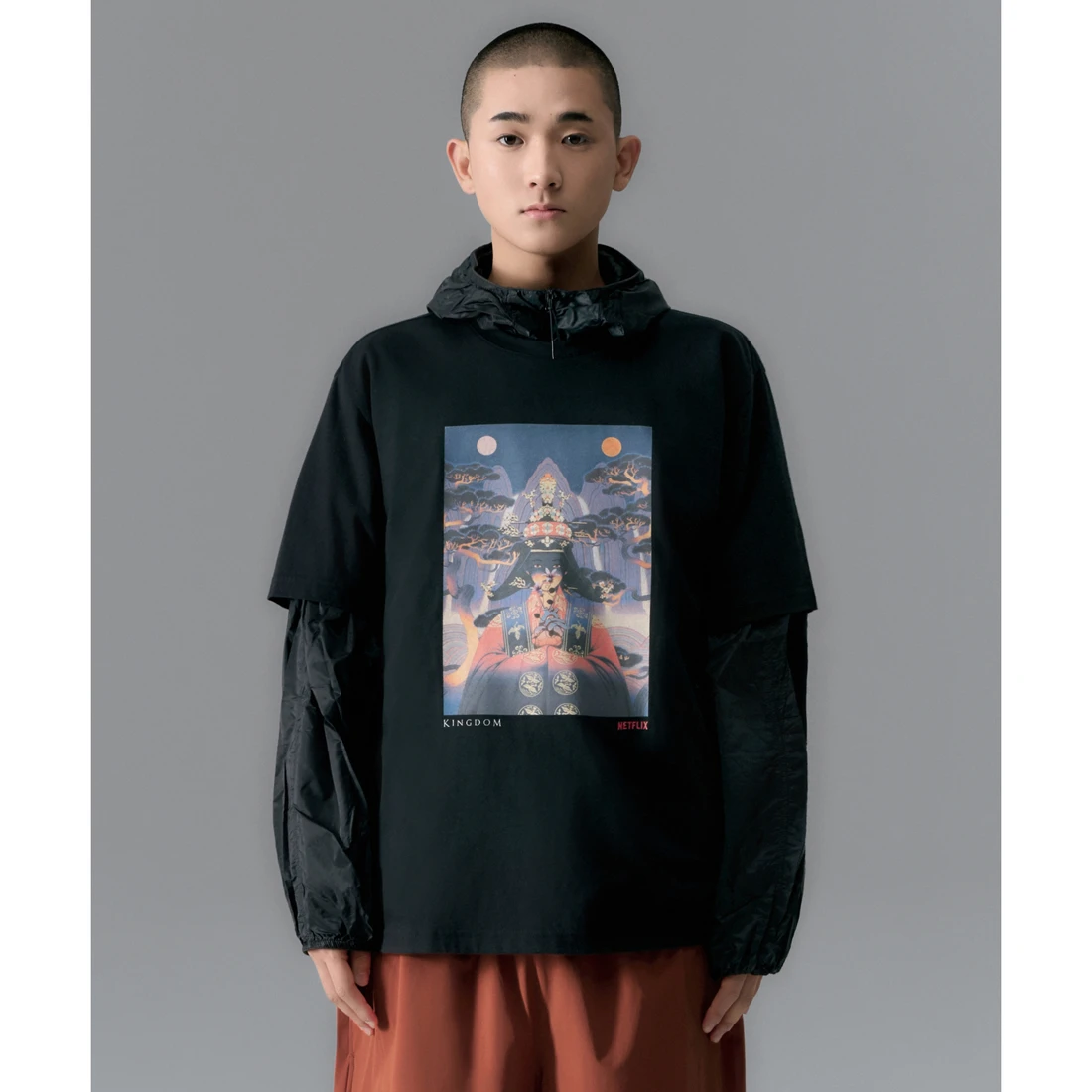 넷플릭스 x 무신사 스탠다드 킹덤 티셔츠 블랙 MMFTSAB84-BK 이미지 2