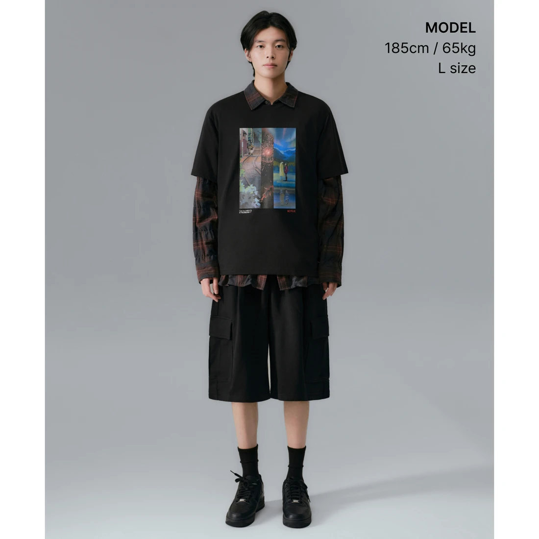 넷플릭스 x 무신사 스탠다드 이 사랑 통역 되나요 티셔츠 블랙 MMFTSAB88-BK 이미지 2