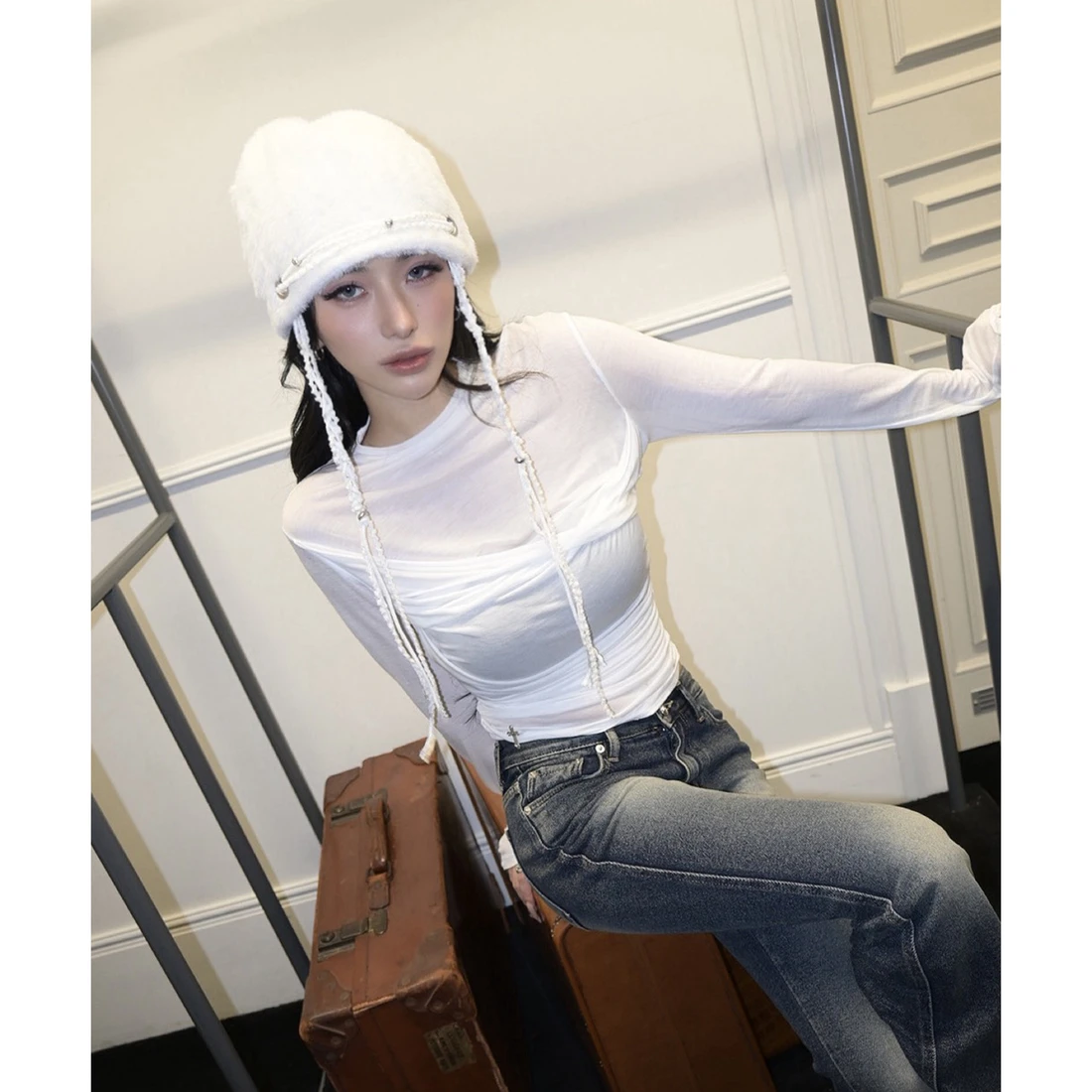 2000아카이브스 애프터글로우 드레이프드 티 화이트 2A26D4TS10WH 이미지 2