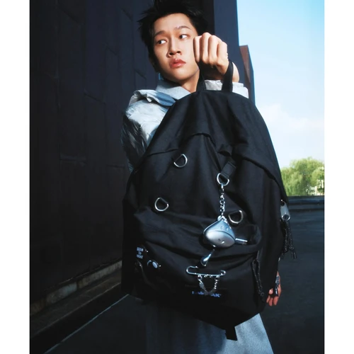 크러쉬 x 이스트팩 패디드 파커 블랙