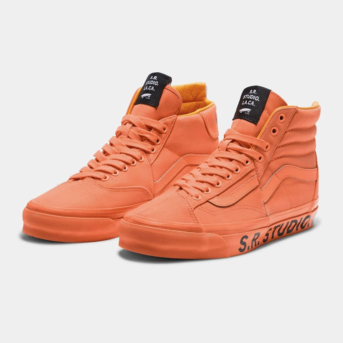 SR. 스튜디오 LA. CA. x OTW 바이 반스 클래쉬 더 월 오렌지
